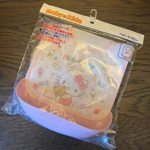 New Hello Kitty bib
